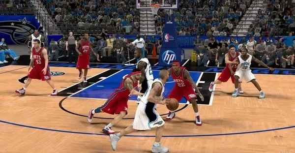 NBA 2K22转身跳球技巧解析：运球操作步骤与进阶技巧